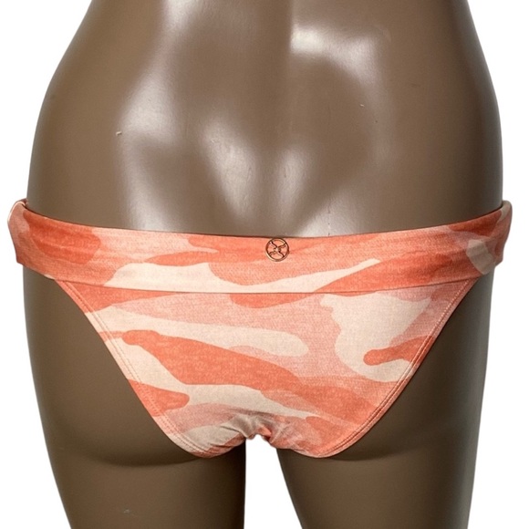 ViX Bia Pink Camo Print Gold-tone Hip Accent Bikini Bottom - Picture 3 of 4